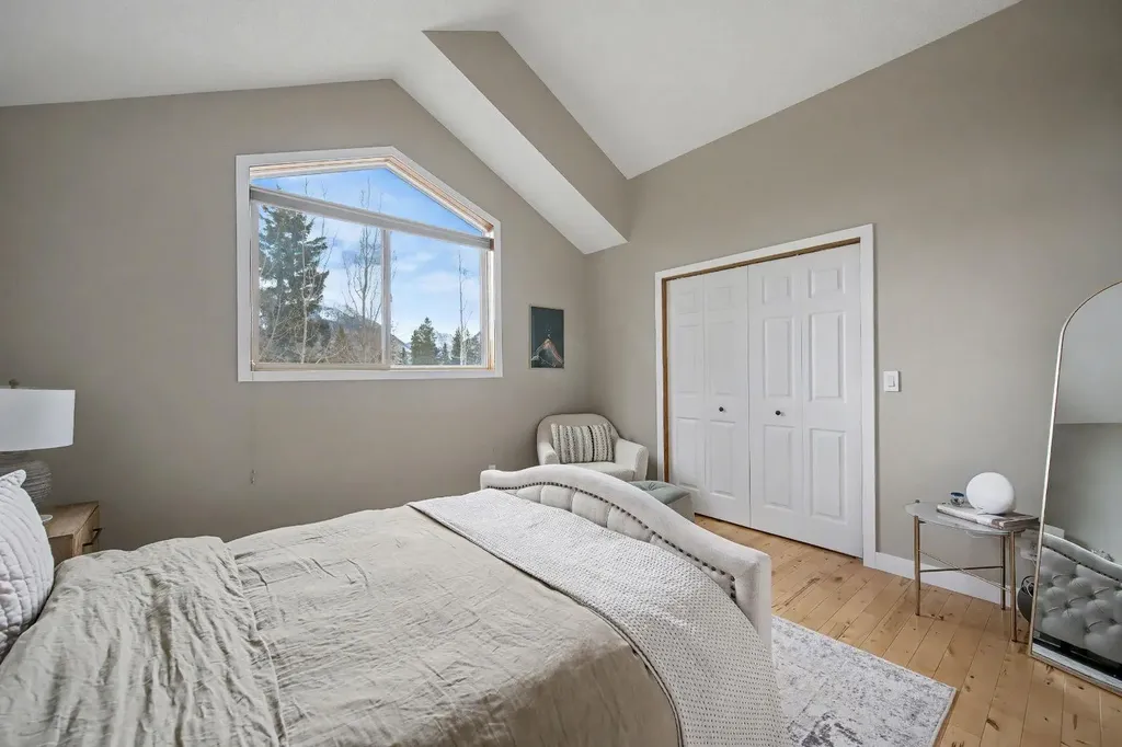 921 Lawrence Grassi Ridge Canmore AB T1W 2Z5