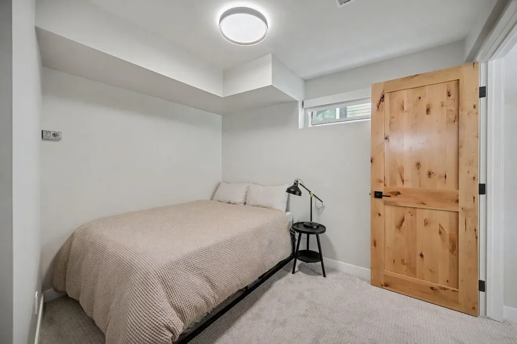 921 Lawrence Grassi Ridge Canmore AB T1W 2Z5