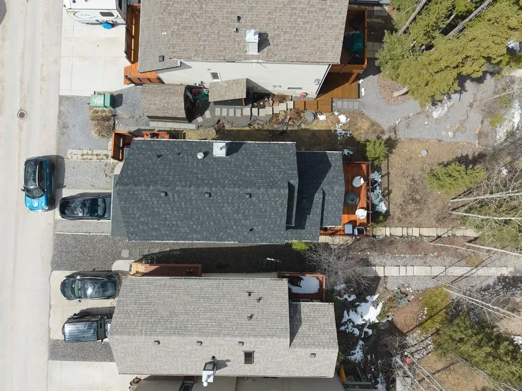 921 Lawrence Grassi Ridge Canmore AB T1W 2Z5