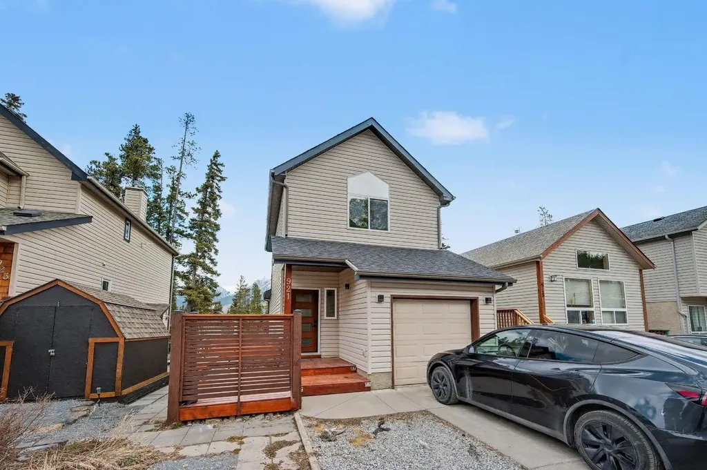 921 Lawrence Grassi Ridge Canmore AB T1W 2Z5
