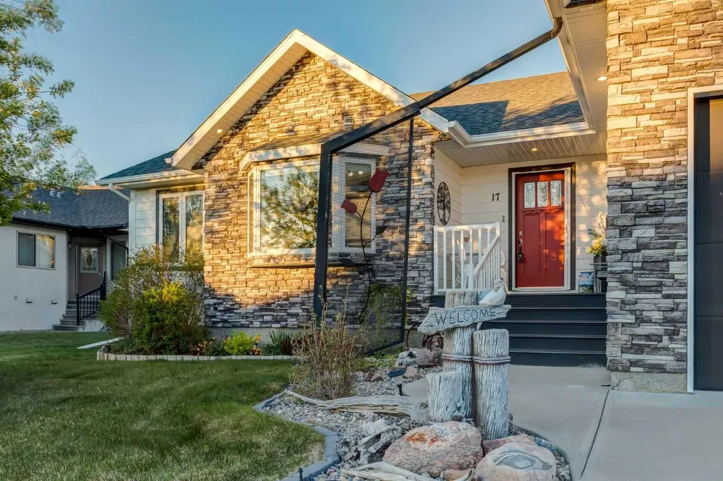 17 Westlynn Drive Claresholm AB T0L0T0