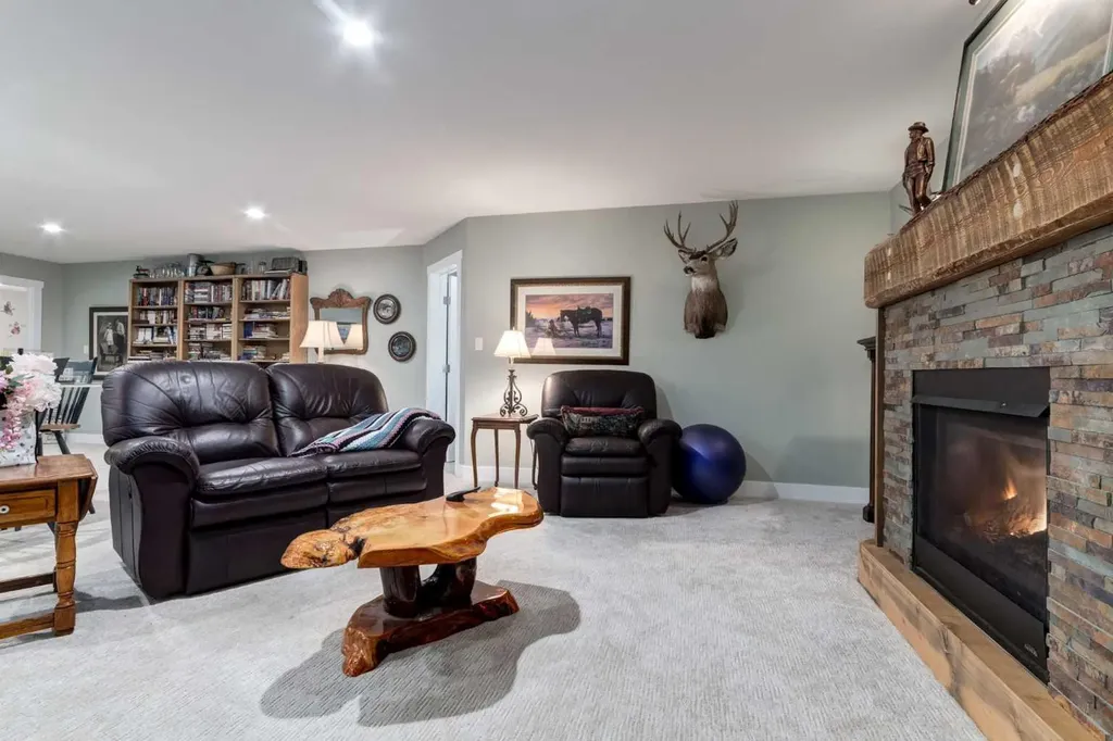 17 Westlynn Drive Claresholm AB T0L0T0