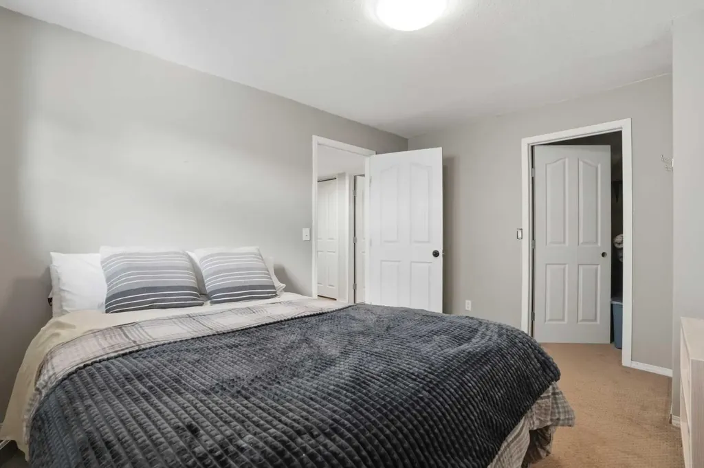 87 Bridlecrest Road SW Calgary AB T2Y5J2