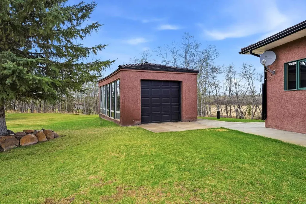 252072 Township Road 431a Rural Ponoka County AB T4J 1R1