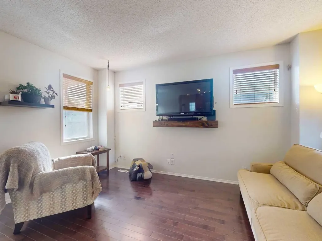 113 Evansford Circle NW Calgary AB T3P 0A9