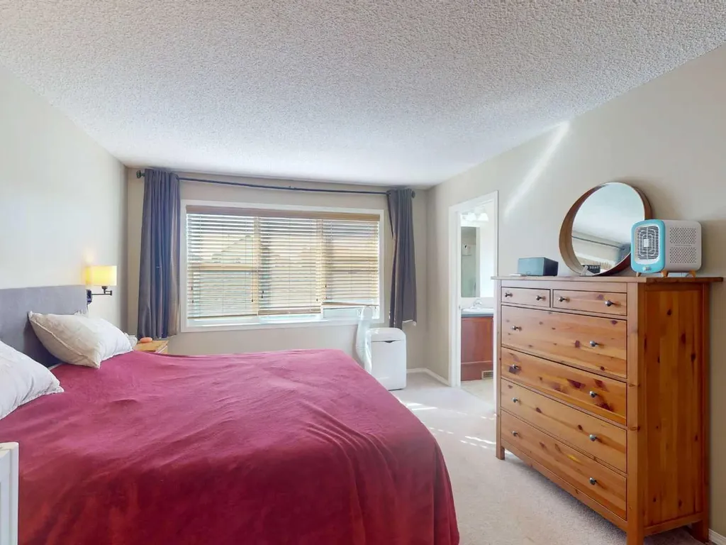 113 Evansford Circle NW Calgary AB T3P 0A9