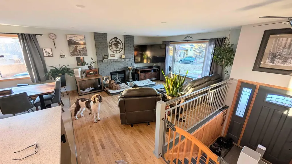108 Glendale Place Cochrane AB T4C 1H8