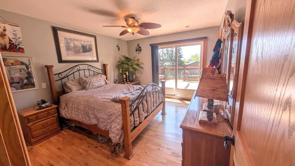 108 Glendale Place Cochrane AB T4C 1H8