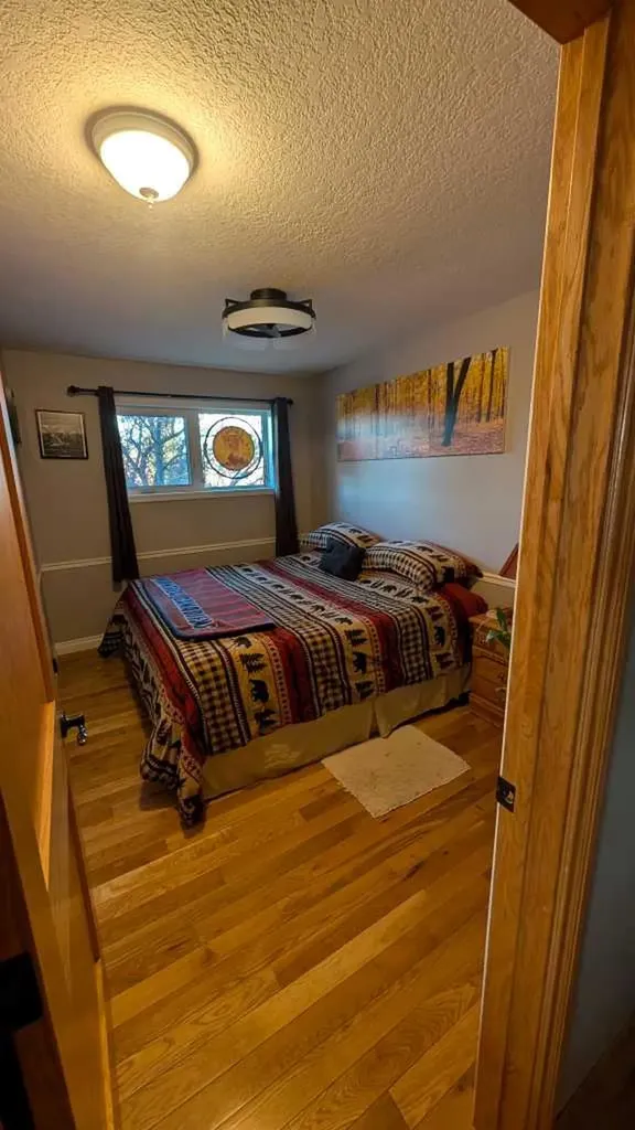 108 Glendale Place Cochrane AB T4C 1H8