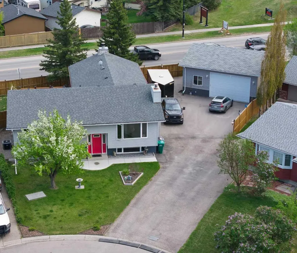 108 Glendale Place Cochrane AB T4C 1H8