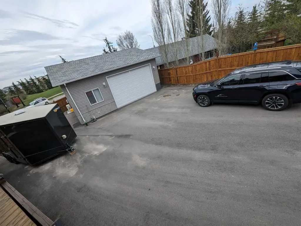 108 Glendale Place Cochrane AB T4C 1H8