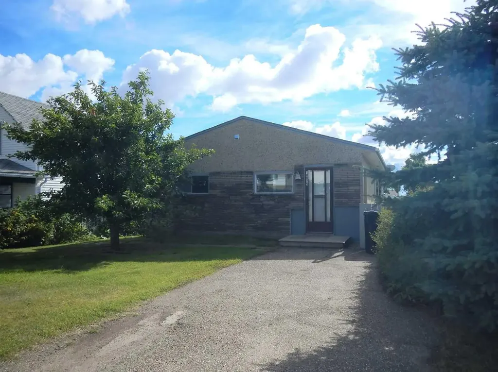 10829 106 Avenue Fairview AB T0H1L0