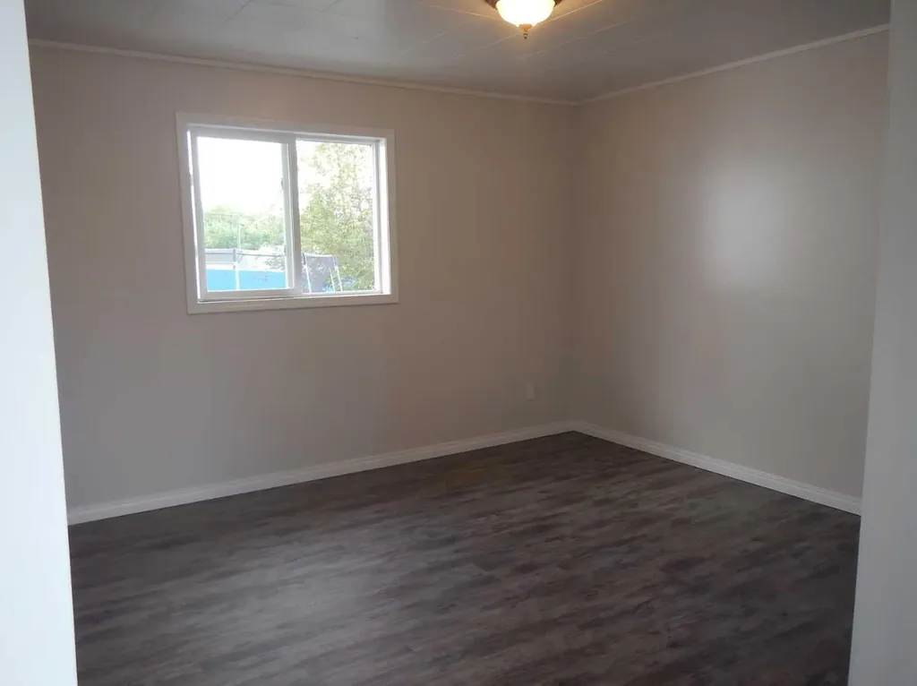10829 106 Avenue Fairview AB T0H1L0