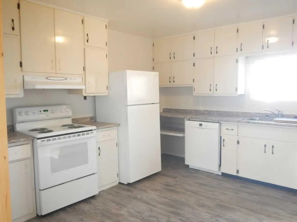 10829 106 Avenue Fairview AB T0H1L0