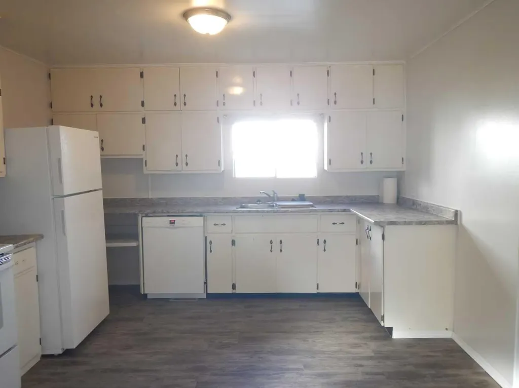 10829 106 Avenue Fairview AB T0H1L0