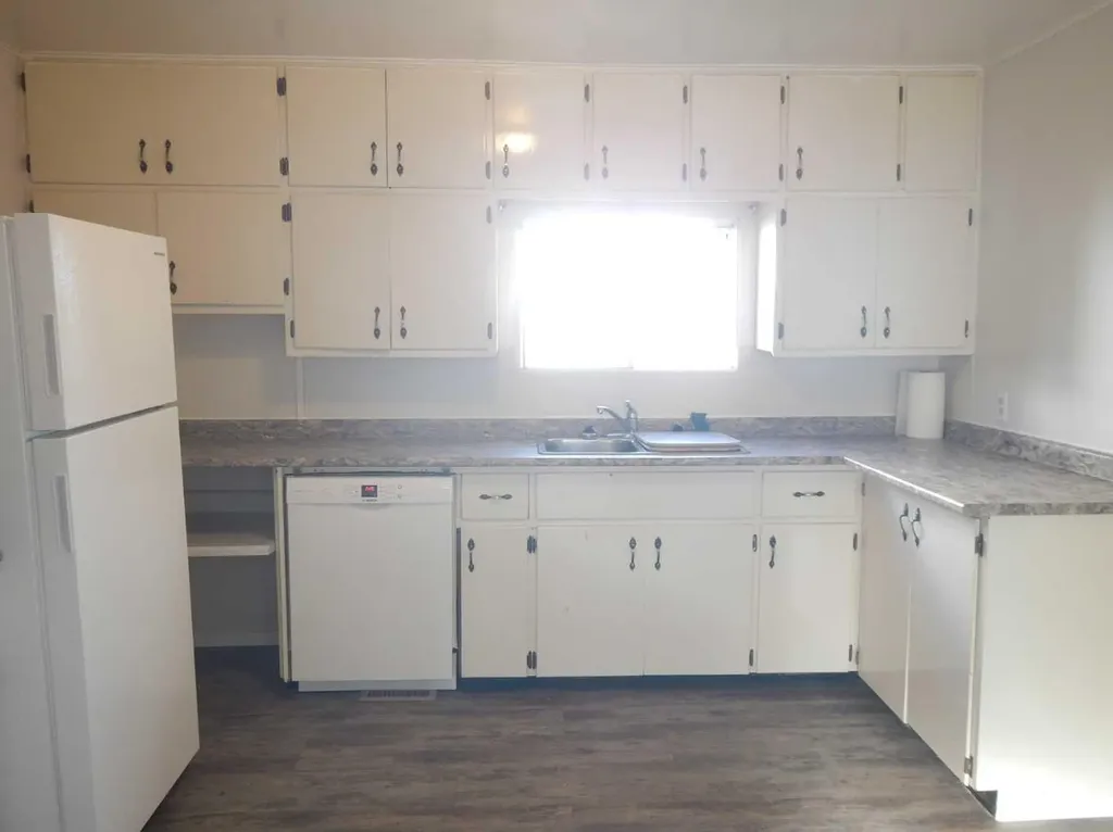 10829 106 Avenue Fairview AB T0H1L0