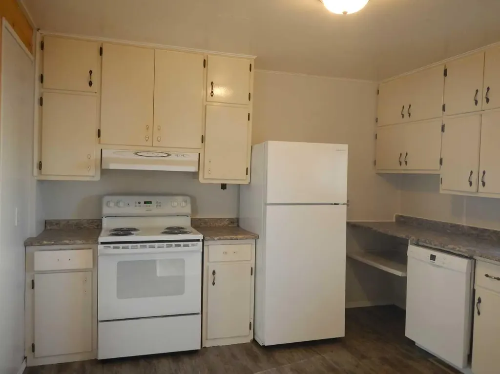 10829 106 Avenue Fairview AB T0H1L0