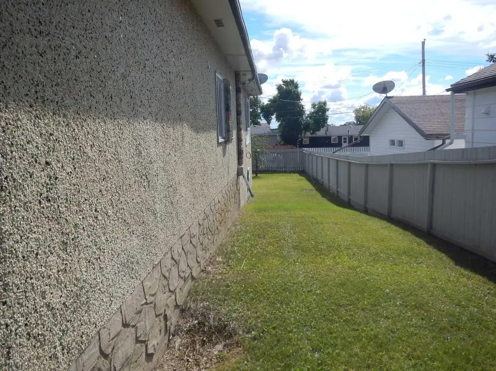 10829 106 Avenue Fairview AB T0H1L0
