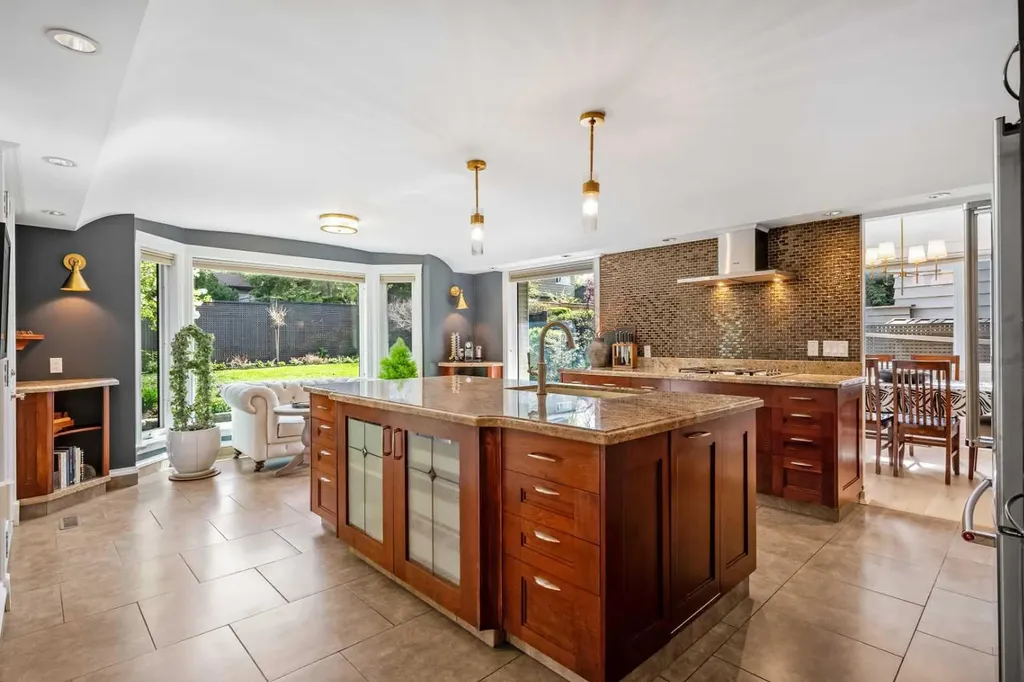 855 Oakside Circle SW Calgary AB T2V 4P5