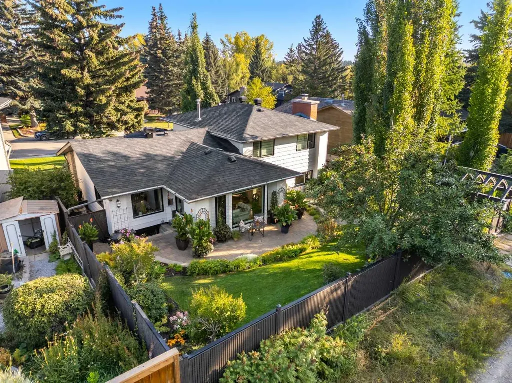 855 Oakside Circle SW Calgary AB T2V 4P5