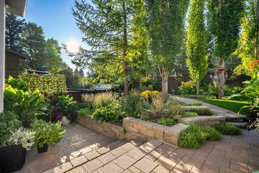 855 Oakside Circle SW Calgary AB T2V 4P5