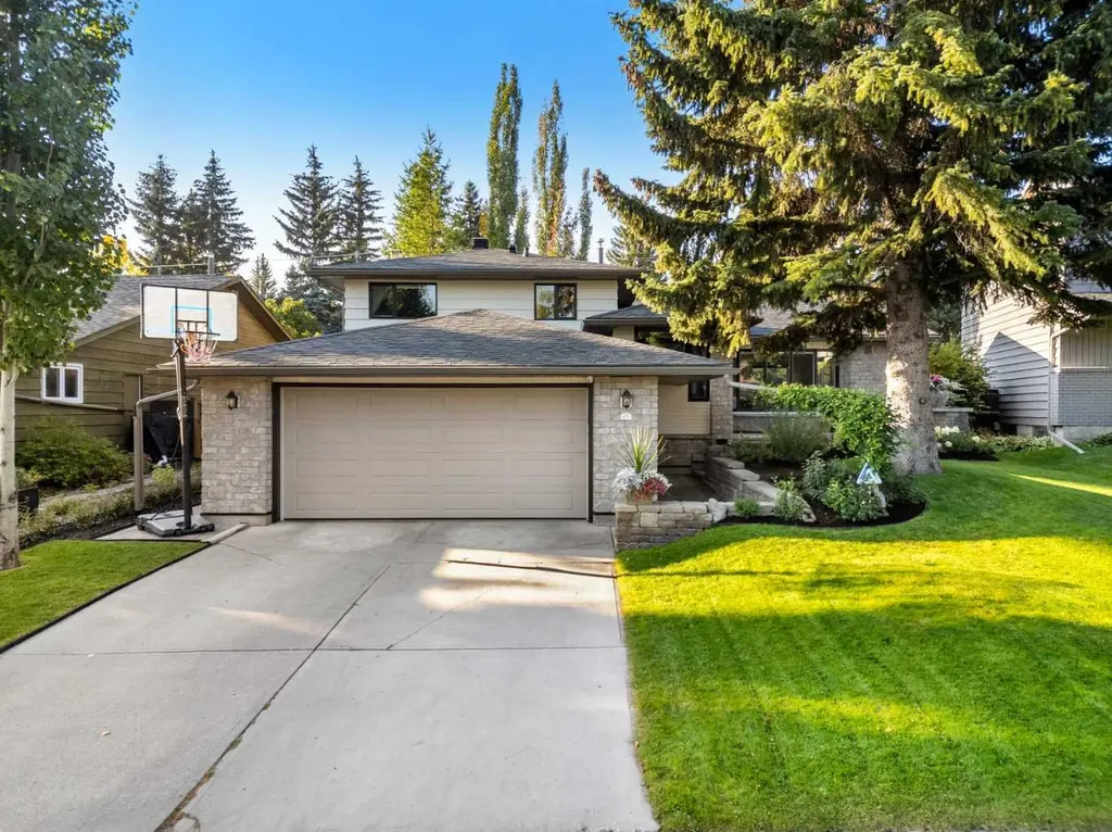 855 Oakside Circle SW Calgary AB T2V 4P5