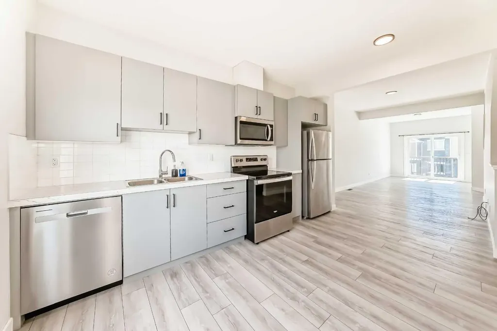 102 Tuscany Summit Square NW Calgary AB T3L 0G1