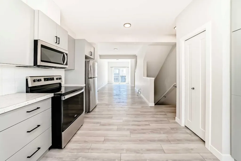 102 Tuscany Summit Square NW Calgary AB T3L 0G1