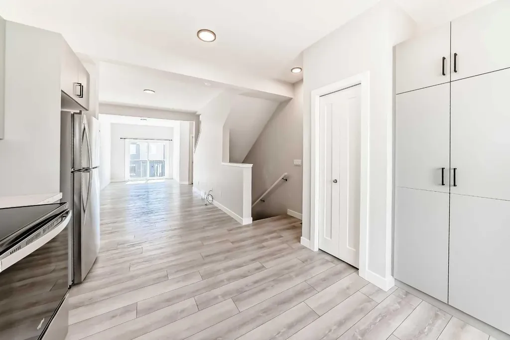 102 Tuscany Summit Square NW Calgary AB T3L 0G1
