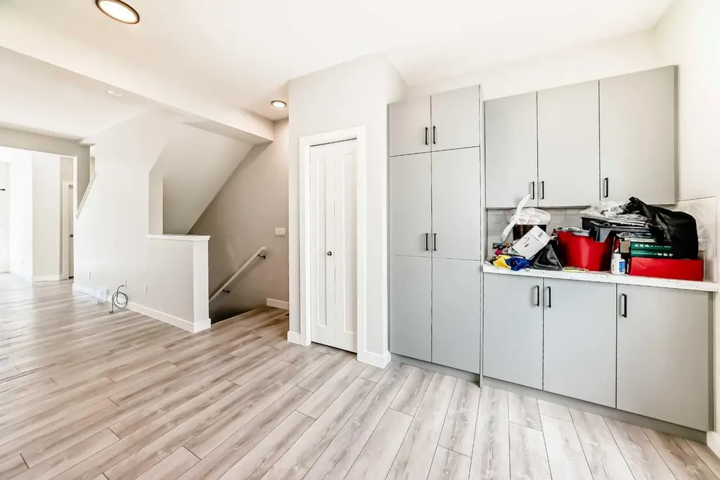 102 Tuscany Summit Square NW Calgary AB T3L 0G1