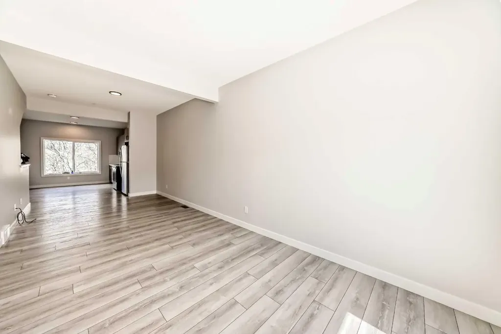 102 Tuscany Summit Square NW Calgary AB T3L 0G1