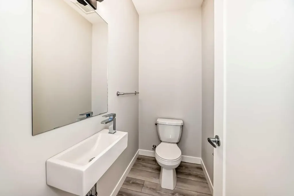 102 Tuscany Summit Square NW Calgary AB T3L 0G1