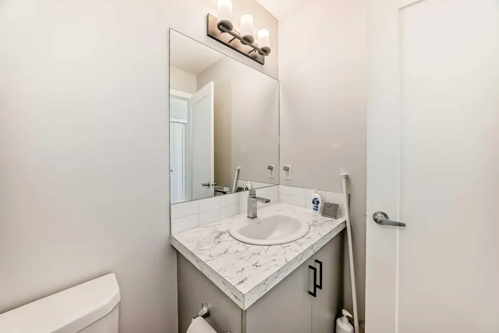 102 Tuscany Summit Square NW Calgary AB T3L 0G1