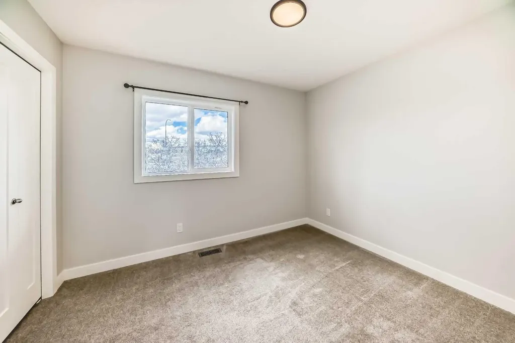 102 Tuscany Summit Square NW Calgary AB T3L 0G1