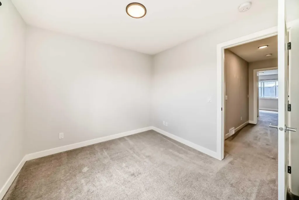 102 Tuscany Summit Square NW Calgary AB T3L 0G1