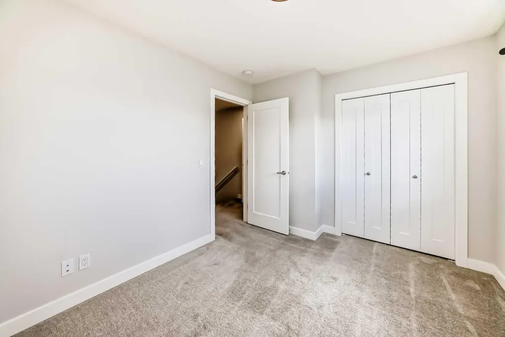 102 Tuscany Summit Square NW Calgary AB T3L 0G1