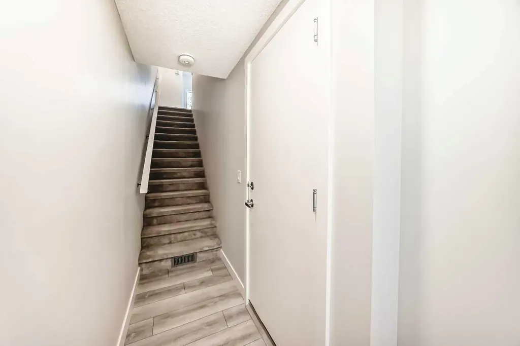 102 Tuscany Summit Square NW Calgary AB T3L 0G1