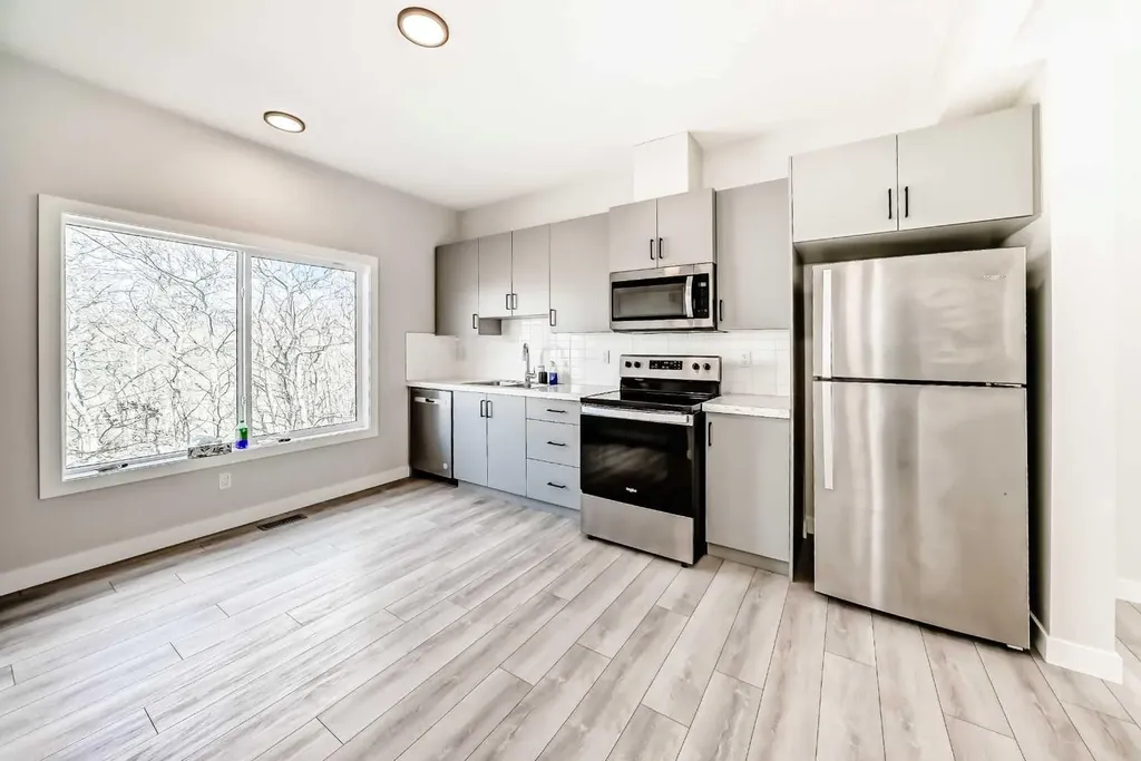 102 Tuscany Summit Square NW Calgary AB T3L 0G1