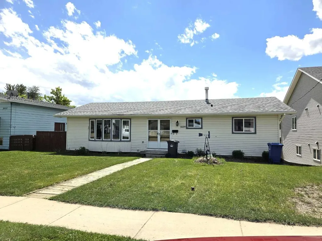 5039 56 Street E Innisfail AB T4G 1R3