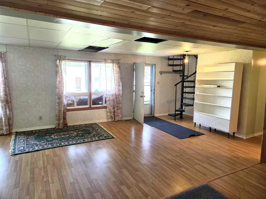5039 56 Street E Innisfail AB T4G 1R3