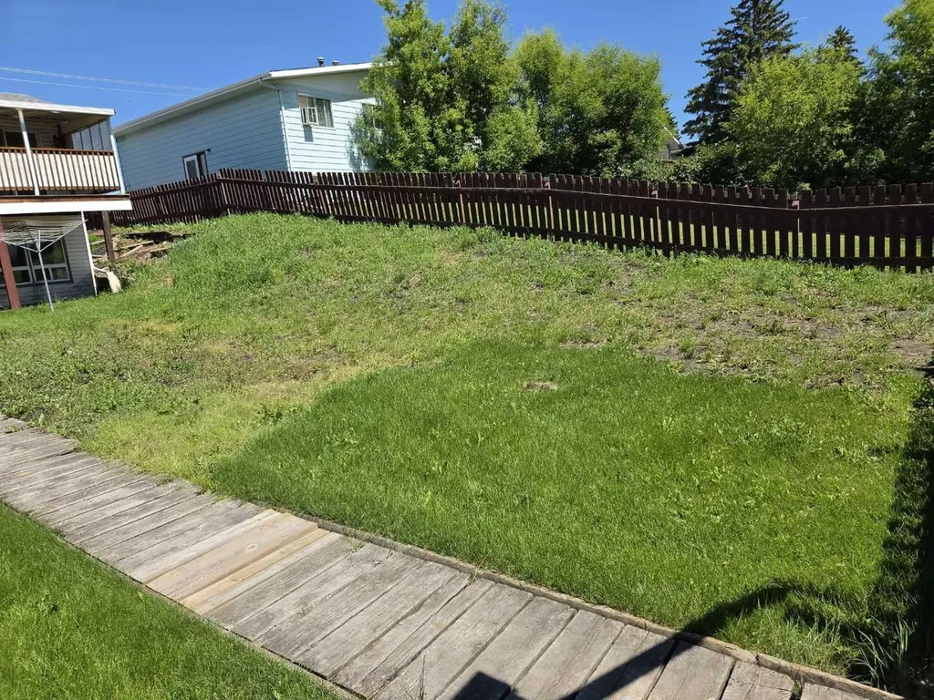 5039 56 Street E Innisfail AB T4G 1R3