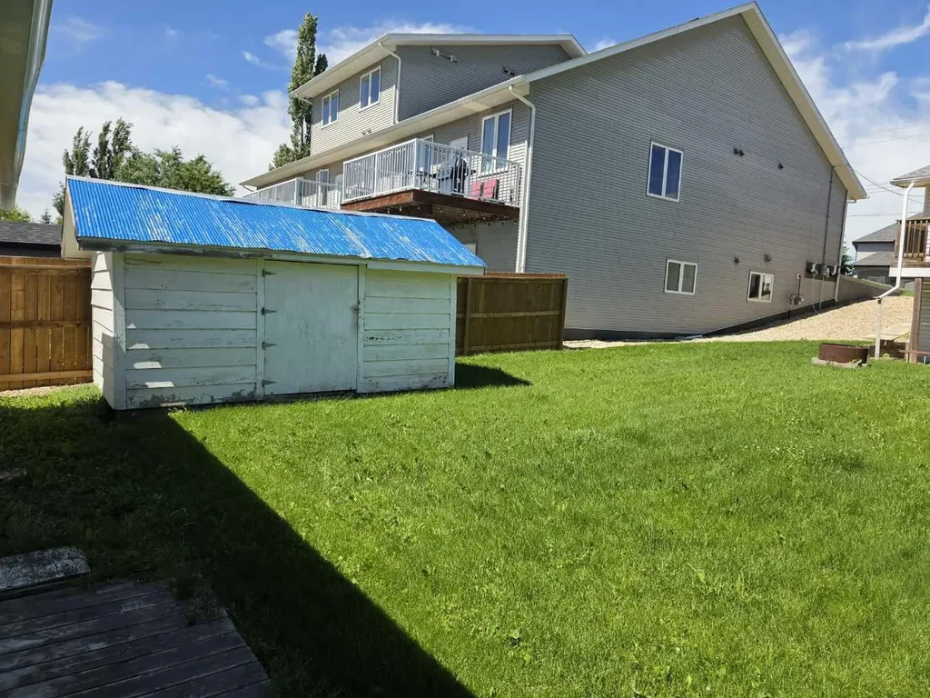 5039 56 Street E Innisfail AB T4G 1R3