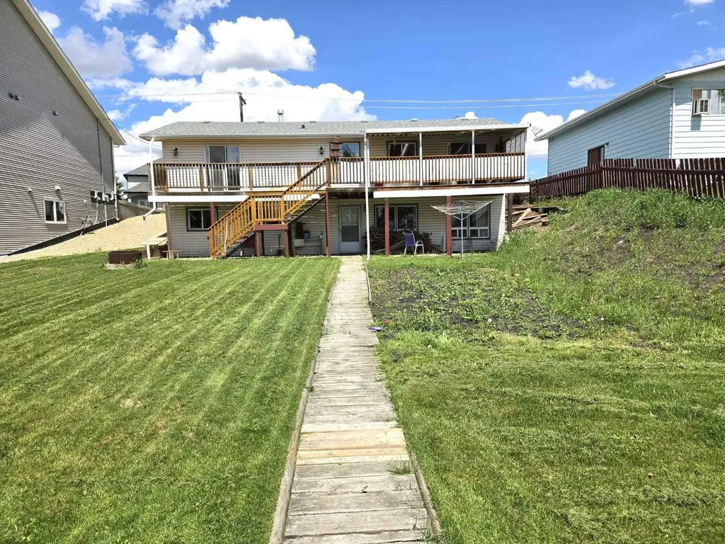 5039 56 Street E Innisfail AB T4G 1R3