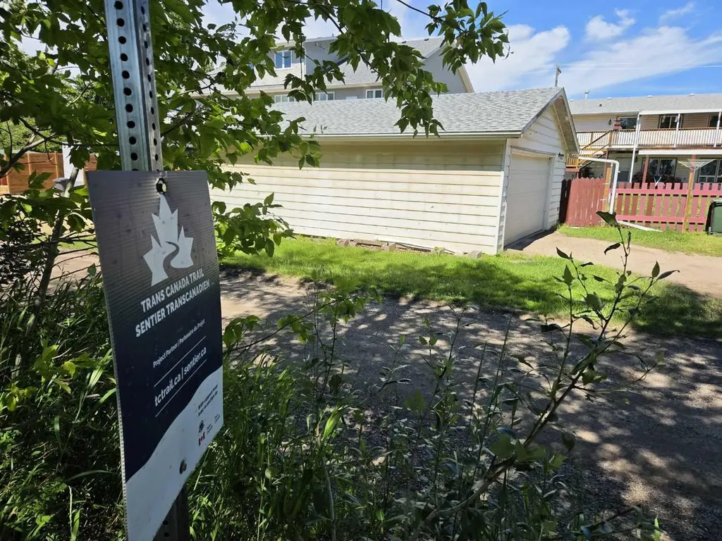 5039 56 Street E Innisfail AB T4G 1R3