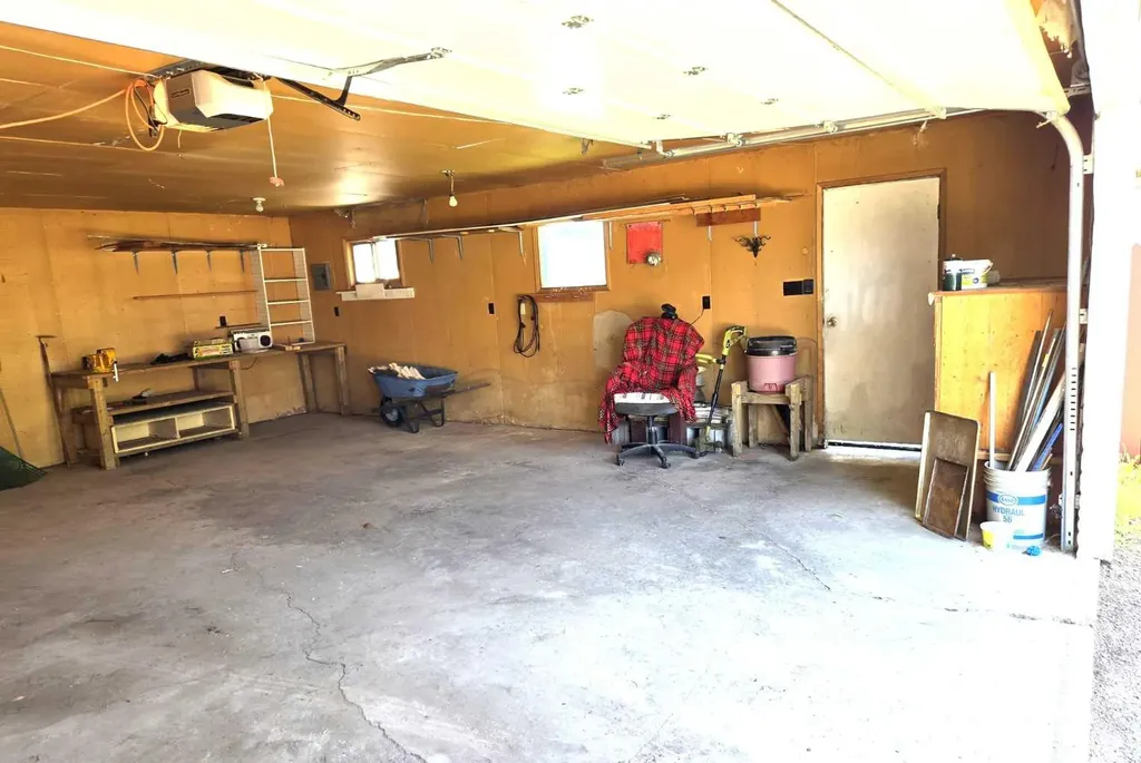5039 56 Street E Innisfail AB T4G 1R3