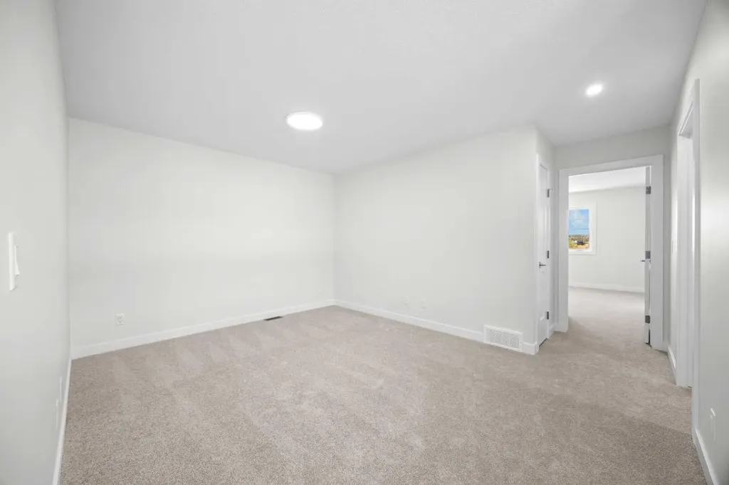 131 Greenwich Drive NW Calgary AB T3B 6K7