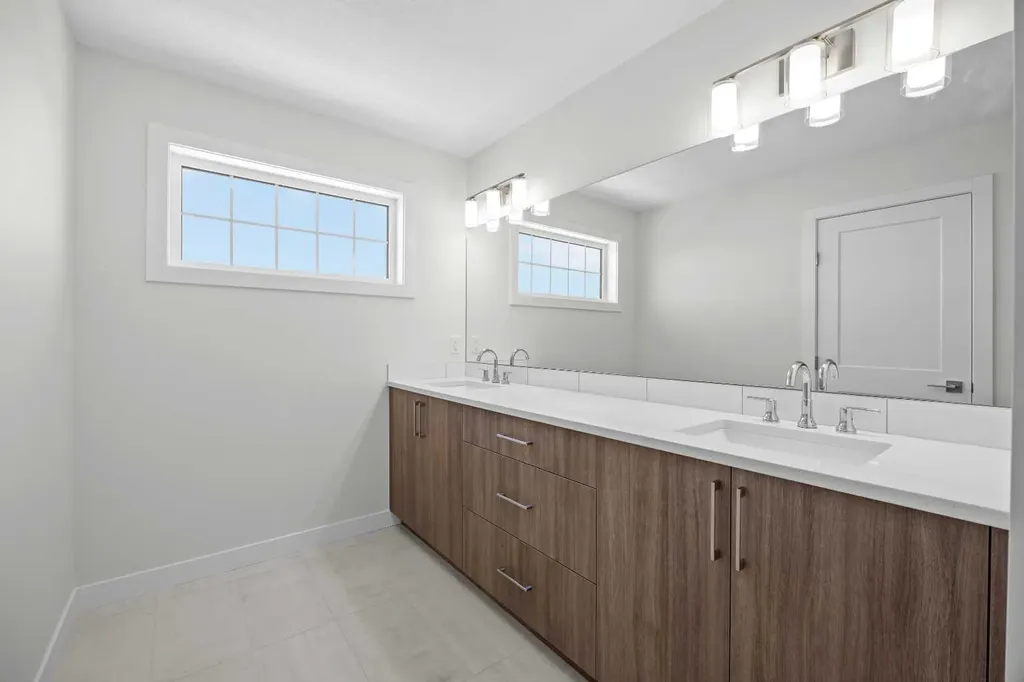 131 Greenwich Drive NW Calgary AB T3B 6K7