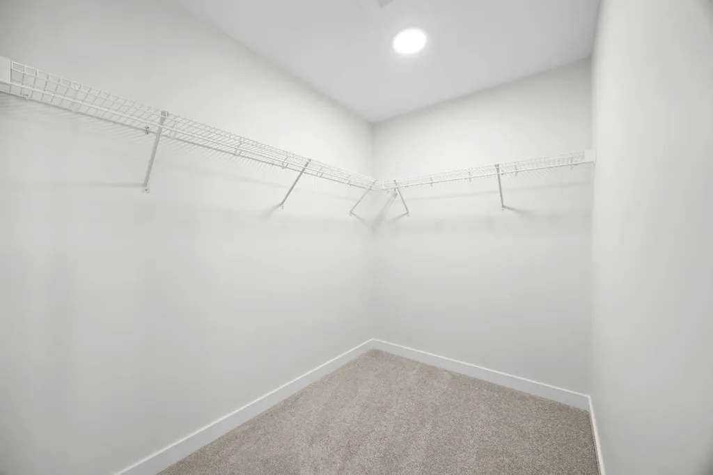 131 Greenwich Drive NW Calgary AB T3B 6K7