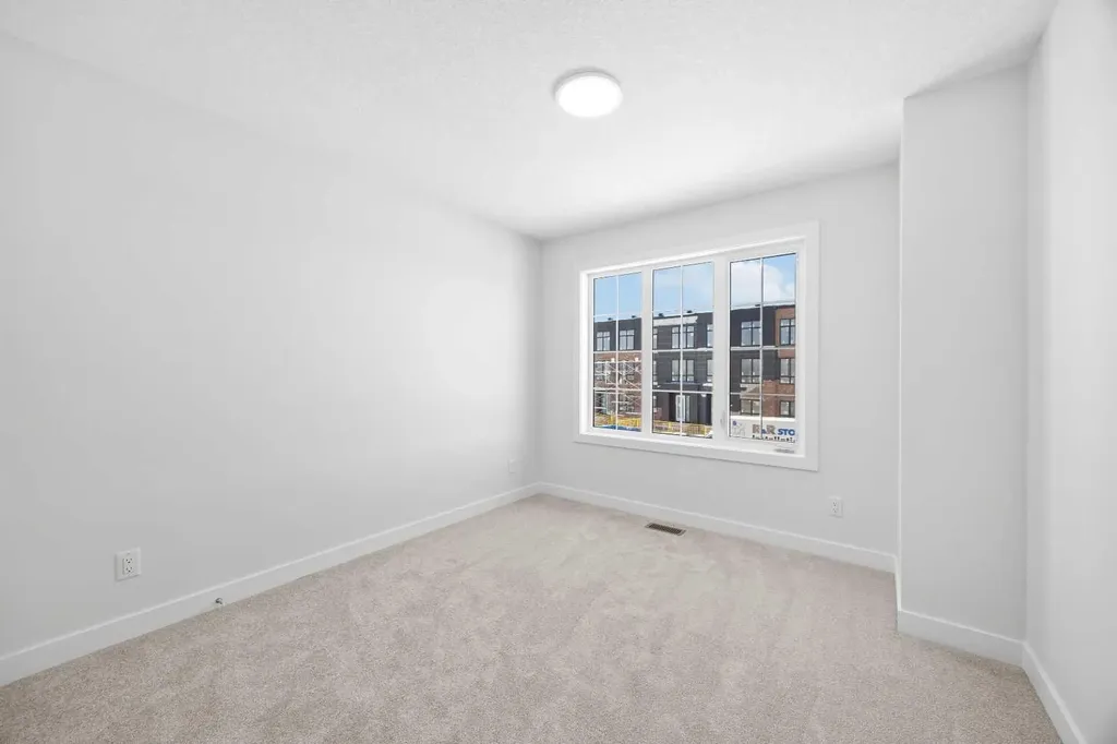 131 Greenwich Drive NW Calgary AB T3B 6K7