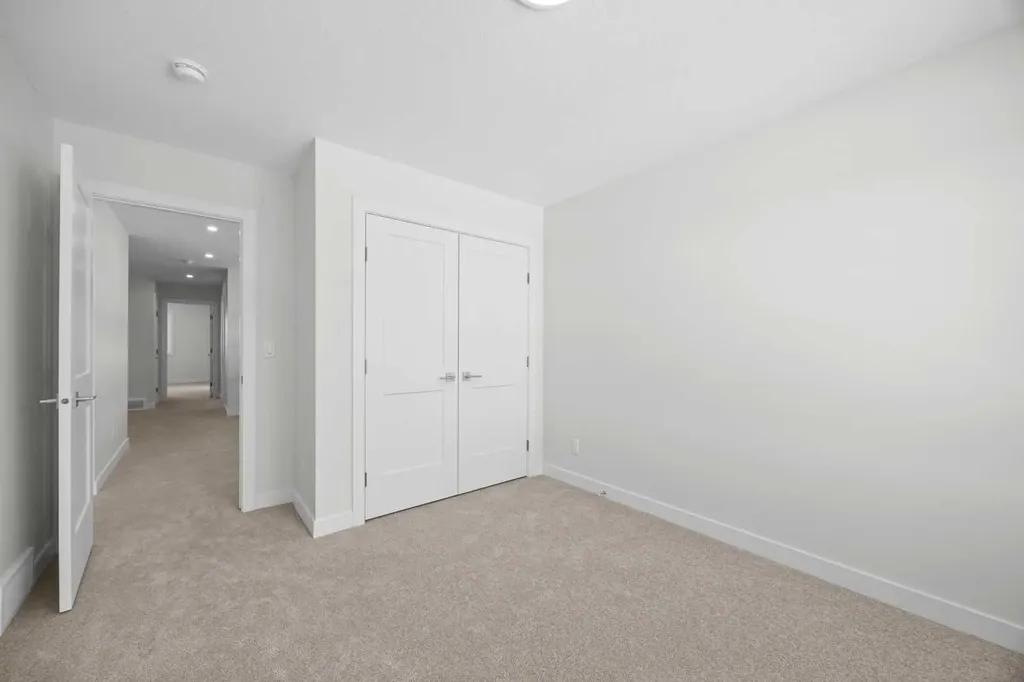 131 Greenwich Drive NW Calgary AB T3B 6K7
